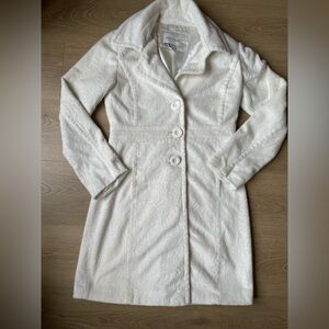 White House Black Market Long Trench Coat Womens XS Damask Matelasse Lined white